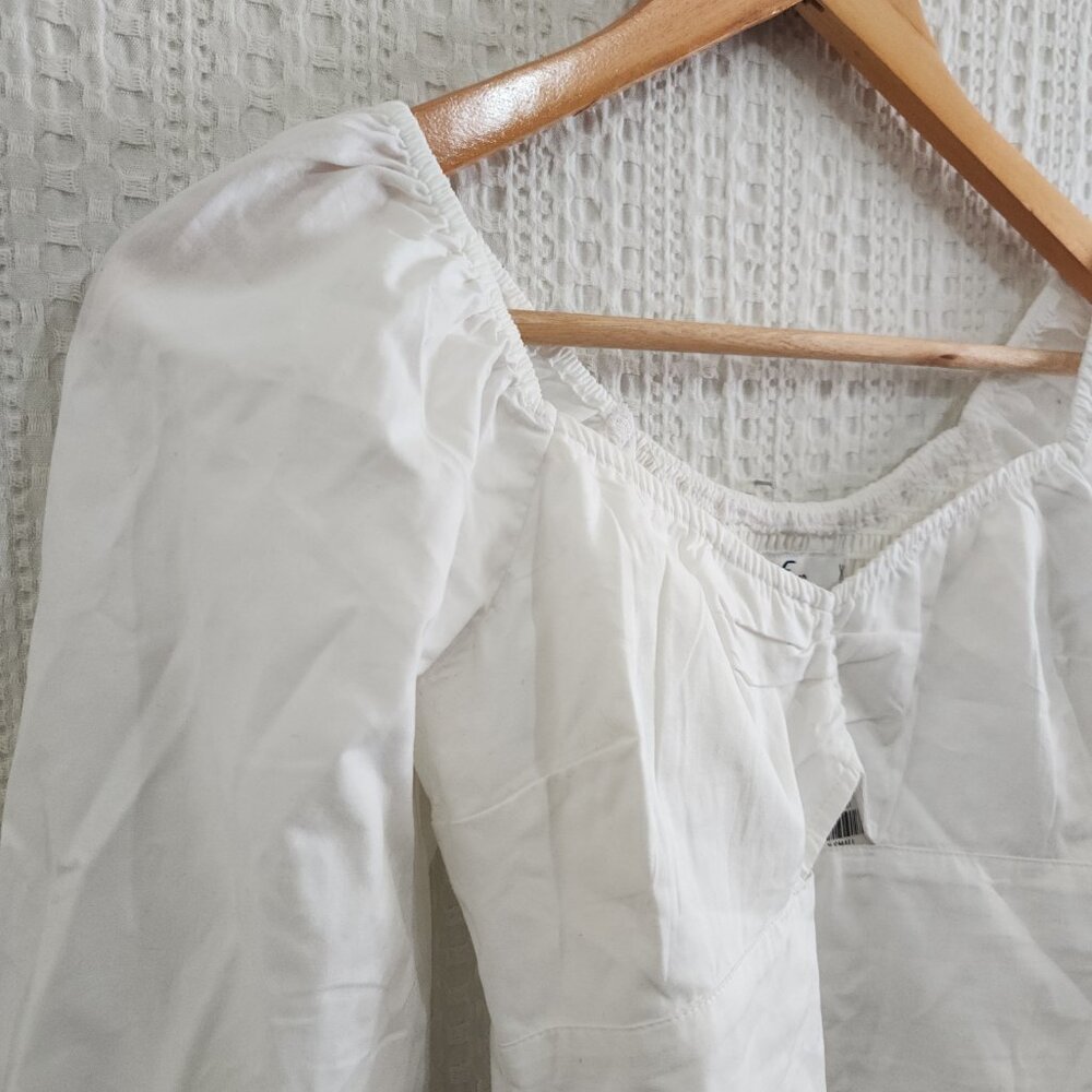 Hollister White Long Sleeve Smocked Back Crop Top Size X-Small NEW - Picture 6 of 12